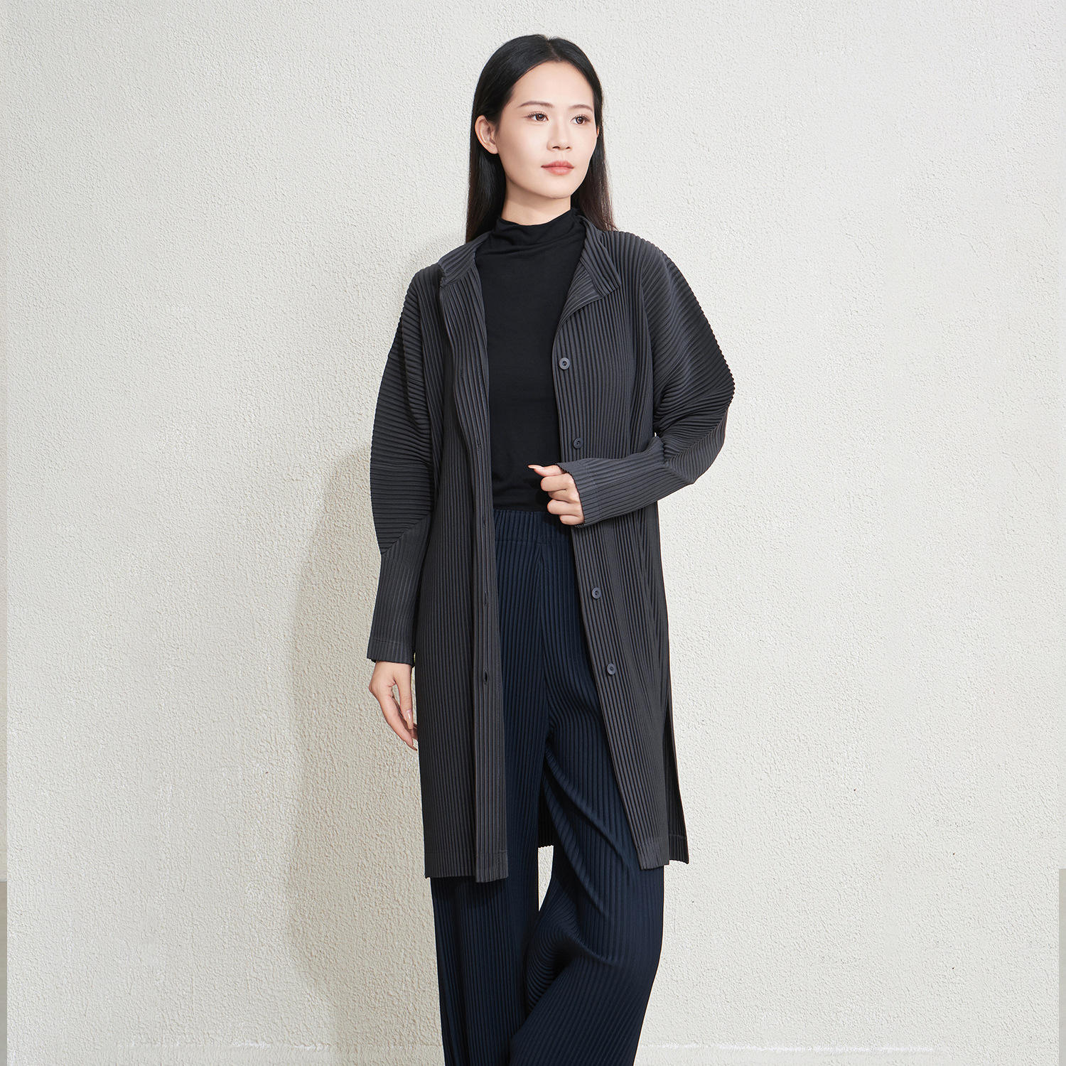 สีเทาเข้ม