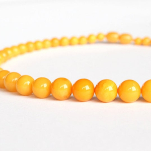Collier élégant en ambre, magnifiquement fait à la main - Product Image 1