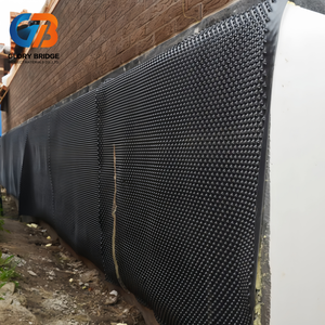 Planche <span class=keywords><strong>de</strong></span> drainage hautement résistante aux perforations et à <span class=keywords><strong>la</strong></span> corrosion, adaptée au renforcement du drainage des talus routiers. - Product Image 3