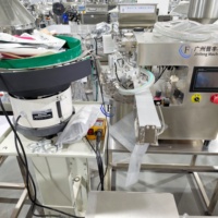 Nouvelle Arrivée 2026 : Machine de remplissage et de bouchage automatique de liquides pour sachets à bec verseur, avec plateau rotatif de bureau, pour jus