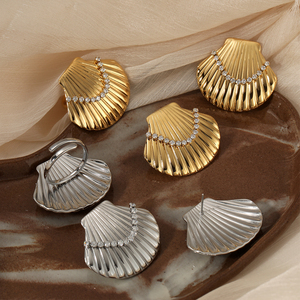 Clioro vỏ thép không gỉ Bông Tai Nhẫn Set mạ Vàng Stud <span class=keywords><strong>Zircon</strong></span> bông tai không thấm nước không gây dị ứng đồ trang sức cho phụ nữ - Product Image 4