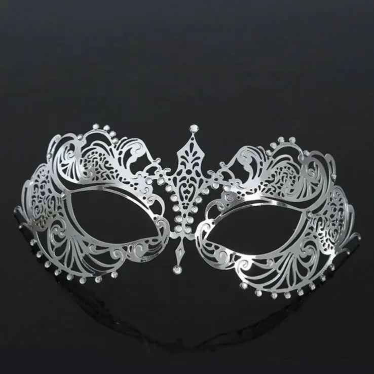 Masque en fer pour fête de mascarade en diamant métallique Masque demi-visage argenté pour Halloween Masque à petite pointe