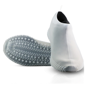 Couvre-chaussures imperméables antidérapants en silicone réutilisables avec logo personnalisé, transparents, pour les jours de pluie et de boue en extérieur (taille moyenne) - Product Image 1