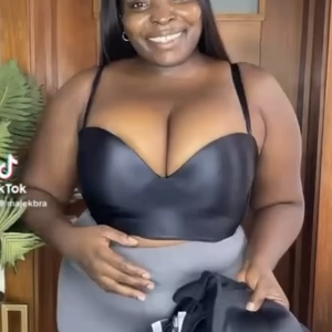 <span class=keywords><strong>Reggiseno</strong></span> Sexy in Pizzo Taglie Forti <span class=keywords><strong>con</strong></span> <span class=keywords><strong>Ferretto</strong></span> Push-up, Lingerie <span class=keywords><strong>con</strong></span> <span class=keywords><strong>Coppe</strong></span> Sottili in Rete e Pizzo, <span class=keywords><strong>Senza</strong></span> Imbottitura, Comodo, Stile UK - Product Image 1