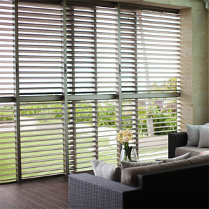 Volets intérieurs en aluminium TOMA, modernes, verticaux, réglables, à battants, pour hôtels - Product Image 1