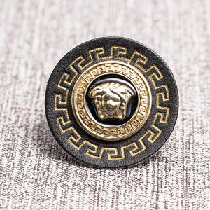 Benutzerdefinierte <span class=keywords><strong>Logo</strong></span>-<span class=keywords><strong>Jeans</strong></span>-Kleidungsetiketten Großhandel Maßgefertigte Geprägte PU-Leder-Patches für Hüte und Kleidungsstücke - Product Image 1