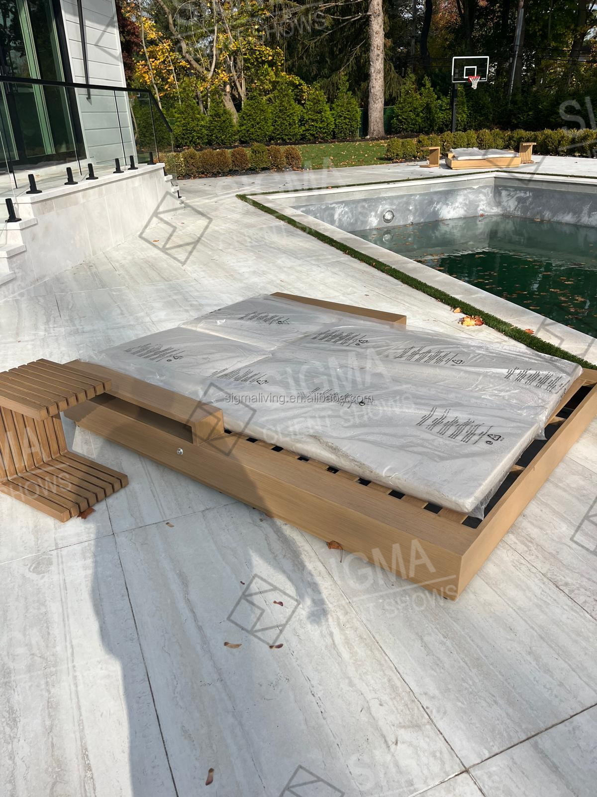 Outdoor Beach Pool Furniture Double Day Beds Modern Solid Teak Wood Day Bed Sun Beds Wood Fabric Beach Lounger