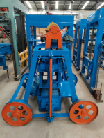 Machine à blocs mobiles à cadre résistant à l'usure, machine à fabriquer des briques durable QYJ-A pour le marché africain