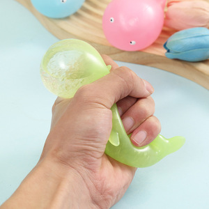 Juguete de descompresión con sonido de ballena, adorno creativo de ballena azul, adornos de animales con simulación de hielo, fuente de regalos - Product Image 3