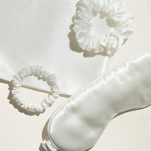 Ensemble cadeau de luxe en soie de mûrier pour le sommeil : masque pour les yeux, taie d'oreiller, chouchou - Product Image 3