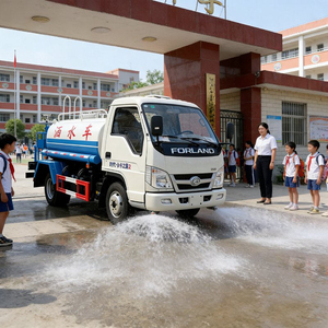 Camión Cisterna Forland de 3000L, Camión Pequeño con Aspersor de Agua - Product Image 1