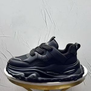 Zapatillas Deportivas Retro de Color Sólido con Parte Superior de Malla Transpirable y Suela Antideslizante. Zapatos Cómodos para Caminar para Hombre y Mujer. - Product Image 5