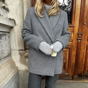 Boutique en gros 2024 hiver nouveau manteau à manches longues haut de gamme épaissi costume en laine pour femmes