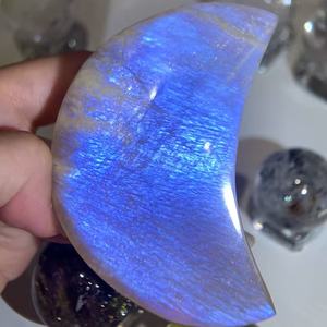 Piedra de Luna Azul Tallada a Mano de Alta Calidad, Forma de Luna, Cristal Curativo para Meditación, Decoración del Hogar, Regalo - Product Image 4