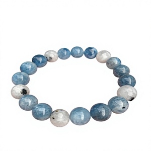 Bracelet en résine fait main, bijou unique et coloré, accessoire de mode léger pour femmes et filles - Product Image 1