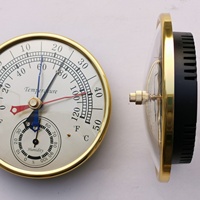 TH9392D Digital Thermohygrometer (Shenzhen)-Thermometer Without MAX & MIN Indicators No Communication Interface