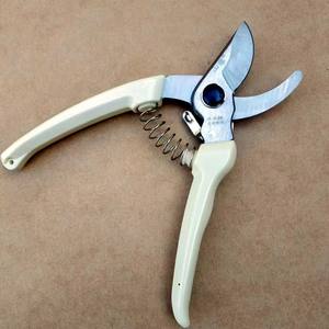 Tijeras de podar Mountain Vine 130 de 18 mm con cuchilla bypass para árboles frutales, de acero inoxidable, color gris - Product Image 4