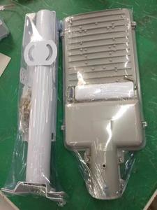 Farola Solar LED de 100W de Alto Lumen con Certificación ROHS, IP66, Cuerpo Dividido, Batería de Litio, Sensor de Movimiento para Carretera/Jardín, Aluminio - Product Image 3