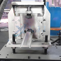 Machine d'encadrement de goujon en métal quille en acier léger à grande vitesse mur sec goujon et rouleau de voie en U formant la machine
