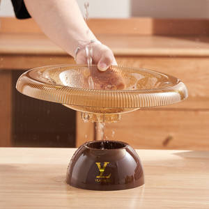 Assiette à fruits en plastique ambré Yilan Home, design rayé rond, pour la présentation de collations lors de fêtes - Product Image 1