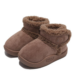 Nouvelles pantoufles en caoutchouc pour enfants, pantoufles en fourrure, pantoufles tendance, pantoufles d'extérieur, pantoufles chaudes au prix d'usine - Product Image 3