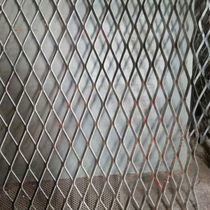 Flattened Expanded Aluminum <b>Wire</b> <b>Mesh</b> Quilted Metal <b>Mesh</b> Roll for Protection and Ventilation Aluminum Expanded Metal <b>Mesh</b> Roll - Product Image 1