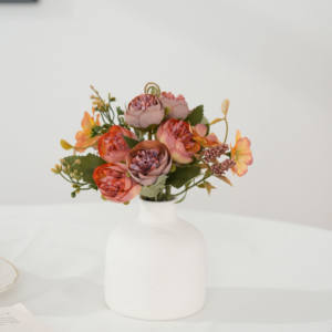 Искусственная роза-руж, идеально подходит для декора дома, свадебных торжеств, оформления вечеринок и элегантного украшения стола. - Product Image 1