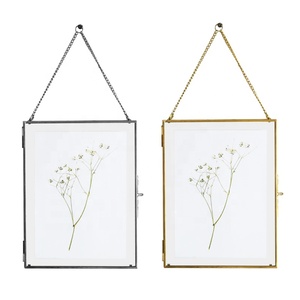 Khung Ảnh Treo Bằng Kim Loại Và Kính Màu Vàng 6X8 Khung Ảnh Treo Tường Khung Ảnh Treo Bằng Vàng, Album Ảnh & Phụ Kiện - Product Image 1