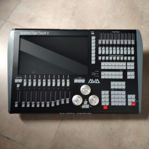 Controlador DMX512 Black Titan V17 V18 Tiger Touch <span class=keywords><strong>II</strong></span> 2 Personalizado, con Código de Tiempo, Procesador I5/i7 + 4G/8G y Estuche de Transporte - Product Image 1