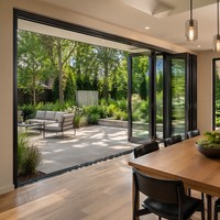 Porte patio pliante moderne insonorisée en aluminium, avec revêtement poudré et verre certifié, pour projets de construction résidentielle
