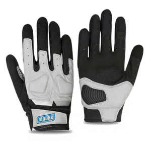 Guantes de golf blancos antideslizantes de cuero de buena calidad al por mayor, con logotipo personalizado, material suave, ajuste completo, cuero cabretta - Product Image 1