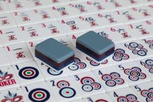 Tuiles de Mahjong Américain en Acrylique Durable à Quatre Couches, Personnalisées et Sculptées, pour Jeux d'Échecs d'Intérieur Professionnels - Vente en Gros - Product Image 5