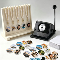 Kit de fabrication de porte-clés photo pour photomaton, comprenant un cadre photo en acrylique 35 mm, une machine de découpe circulaire et un ensemble de fabrication de porte-clés en perles pour cadeaux d'invités de mariage