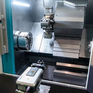 Tour CNC neuf avec tourelle à outils optionnelle à 12 stations, machine CNC à 2/3 axes pour le tournage ou le fraisage de métaux - Product Image 3