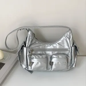 Yeni tasarımcı askılı çanta çok fonksiyonlu moda y2k kadınlar için crossbody çanta gümüş serin omuzdan askili çanta