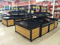 Supermarkt fruit- en groentepresentatierek