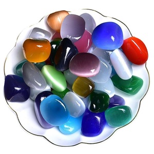 Collection de pierres roulées variées, cristaux et pierres précieuses mélangées, formes irrégulières, Lapis Lazuli, Œil de Chat - Product Image 1