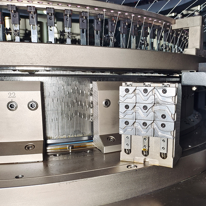 three thread knitting machine for clothes