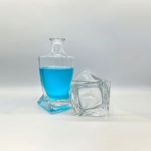 Bouteille en verre ronde multi-prismes créative de 750 ml, couleur personnalisée, avec bouchon en liège estampé à chaud doré, pour vin et <span class=keywords><strong>tequila</strong></span>, directement de l'usine - Product Image 4