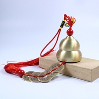 Cloches en cuivre pur avec cinq pièces d'empereurs, cintres de voiture, décorations de porte, artisanat et cloches en cuivre comme cadeaux