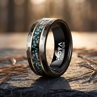 Bague classique en carbure de tungstène martelé noir de 8 mm avec incrustation de pierre turquoise écrasée et double ligne dorée, alliance unisexe pour mariage et fiançailles