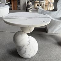 Table basse moderne en marbre blanc sur mesure, base en dalle de pierre veinée grise, mobilier de luxe pour villa, hôtel, salon