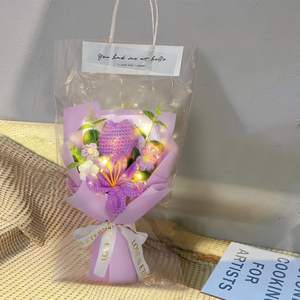 Bestseller: Bouquet di Fiori all'Uncinetto - Tulipani Realizzati per Regali di Laurea, Compleanno, Decorazione Casa (<span class=keywords><strong>Viola</strong></span>) - Product Image 3