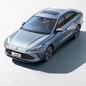 SAIC Roewe I5 4 portes 5 places Automatique Manuelle <span class=keywords><strong>Nouvelle</strong></span> Voiture d'occasion Berline Essence Voitures à essence pas chères Roewe I5 <span class=keywords><strong>2023</strong></span> - Product Image 2