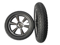 Roue en caoutchouc noir haute performance de 16 pouces pour scooters électriques Qualité garantie Pneu neuf pour l'aluminium de détail