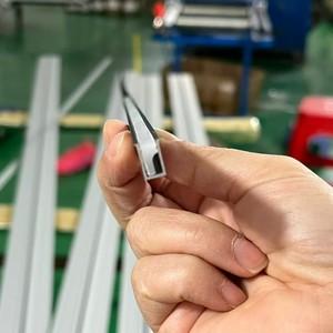 Striscia LED Ultra Sottile SDW-D16 con Profilo in Alluminio e Silicone per Armadi e Vetrine - Product Image 5