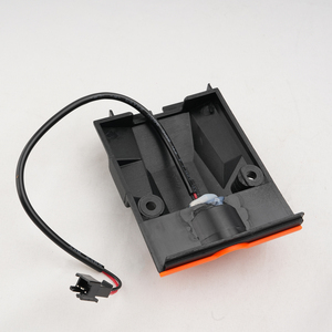 Protection d'angle avant gauche/droite pour trottinette étudiante Kukirin G2ProDB avec feux LED œil de chat et clignotants, en matériau PPT noir - Product Image 1