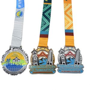 Médaille carrée personnalisée en métal plaqué or, argent ou bronze, pour récompense, 1ère place, cheerleading ou participation - Product Image 2
