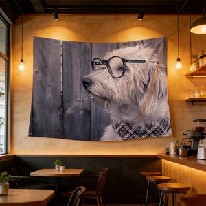 90x150cm 안경을 쓴 슬픈 강아지 깃발로 모든 공간을 따뜻하게 - 카페, 바, 집, 파티에 바로 활용 가능 - Product Image 2