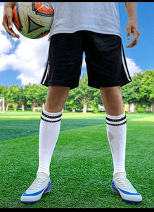 Nuovi Arrivi 2026: Scarpe da Calcio Professionali da Uomo Comode, Antiscivolo, con Tacchetti Durevoli e Caviglia Bassa - Collezione Autunno Inverno - Product Image 2